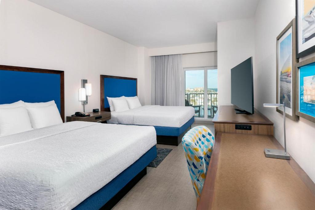 Hampton Inn and Suites Clearwater Beach - 