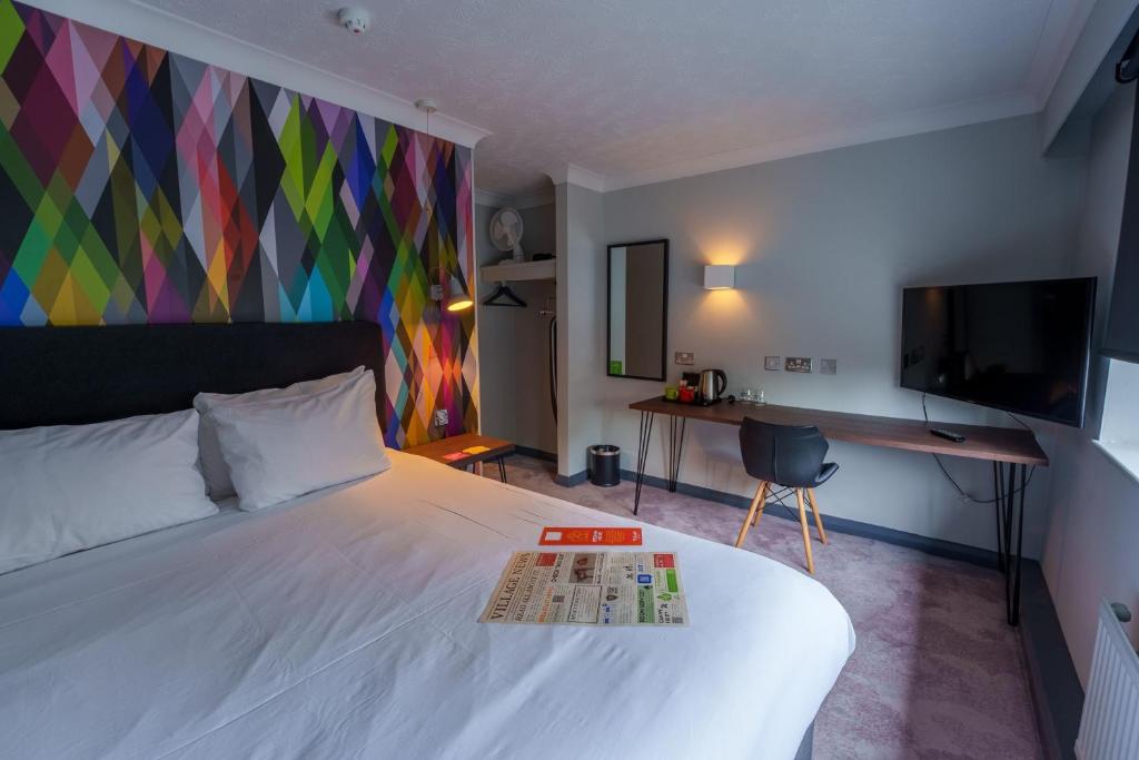 Village Hotel Manchester Hyde - 
