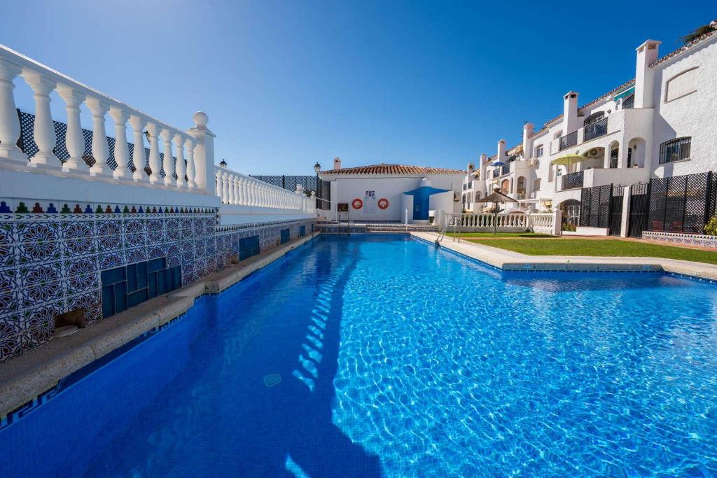 Casa Lena Town House With Community Pool