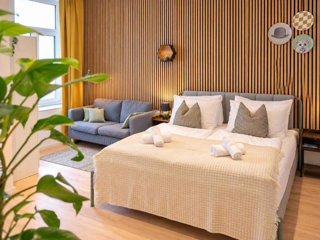 Urban Alley Apartment