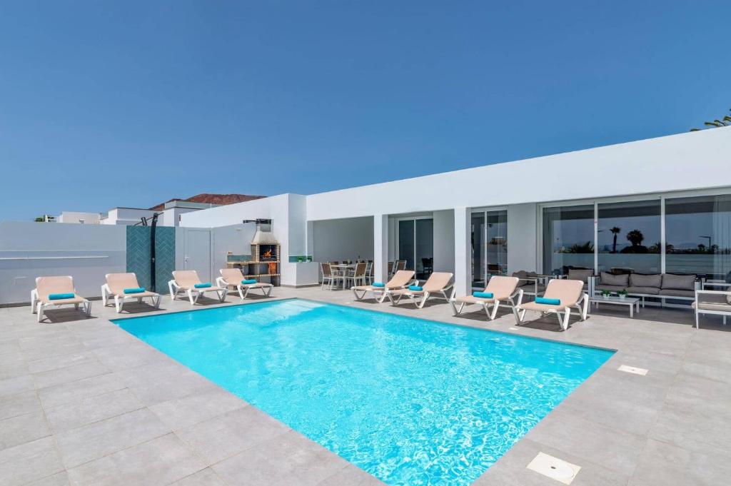 Villa Aqualava 2 by Villa Plus
