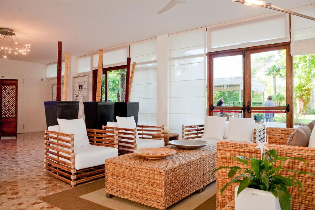 TV a/nebo společenská místnost v ubytování Hotel Horizonte