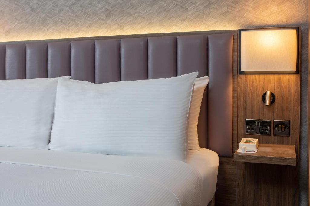 DoubleTree by Hilton Dartford Bridge - 