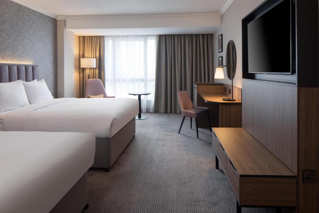DoubleTree by Hilton Dartford Bridge - 