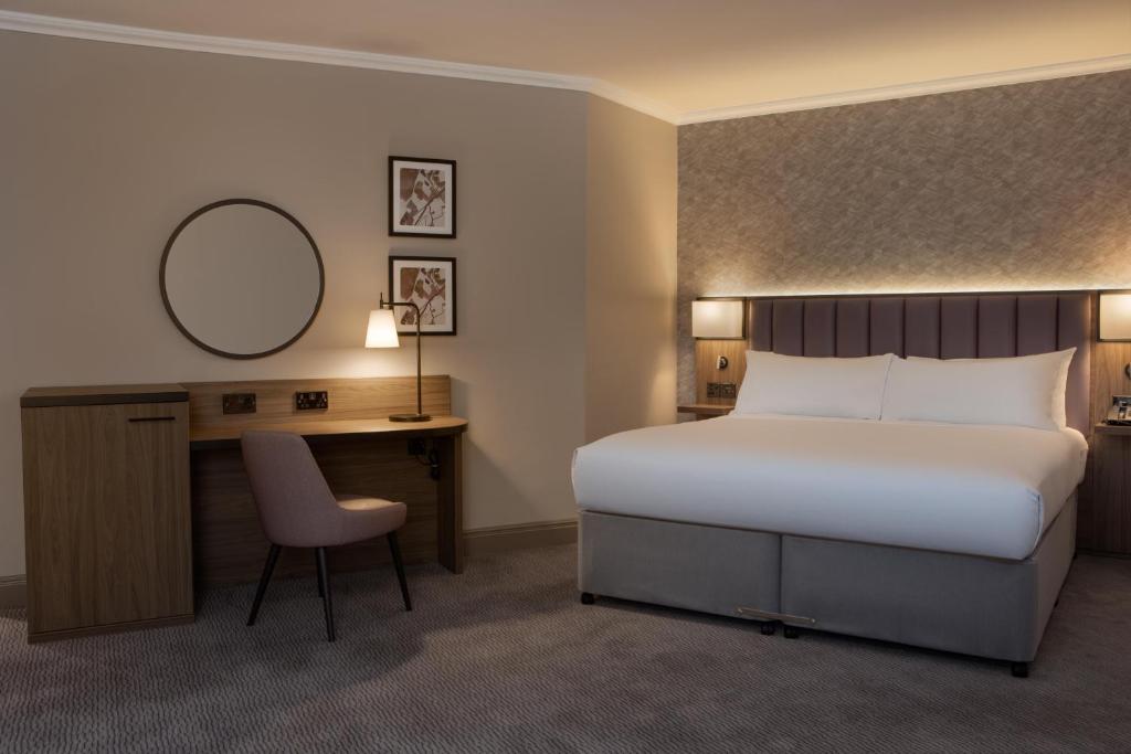 DoubleTree by Hilton Dartford Bridge - 