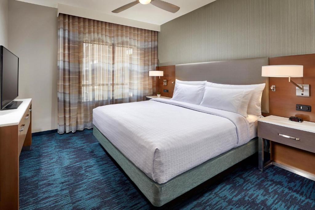 Homewood Suites by Hilton San Diego Hotel Circle/SeaWorld Area - 