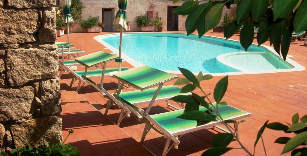 Bazén v ubytování Hotel Villa Gemella nebo v jeho okolí