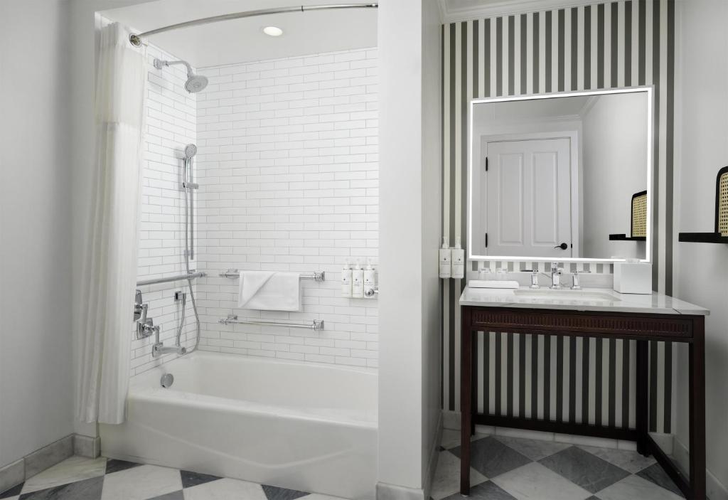 Hotel del Coronado, Curio Collection by Hilton - 