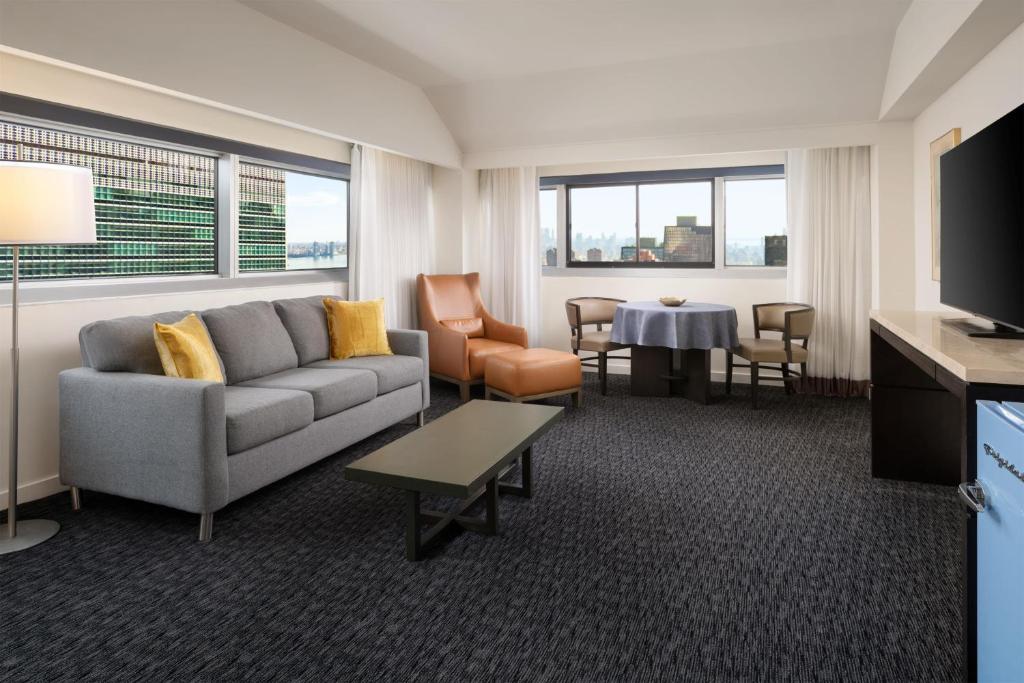 Millennium Hilton New York One UN Plaza - 