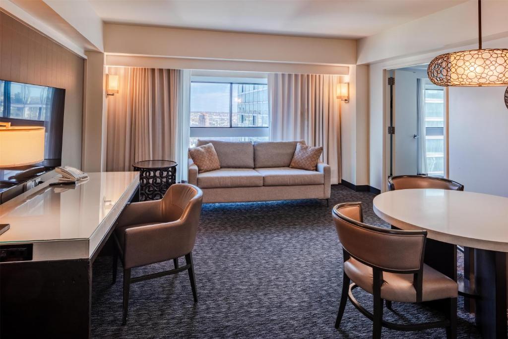 Millennium Hilton New York One UN Plaza - 