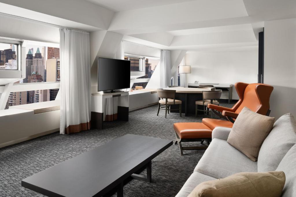 Millennium Hilton New York One UN Plaza - 