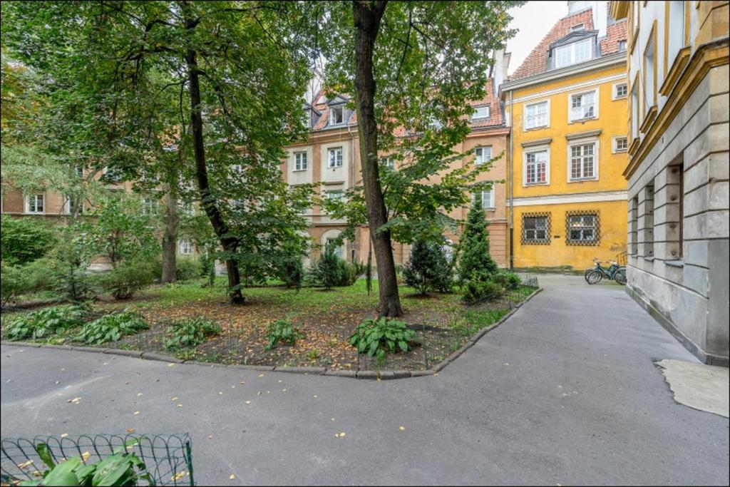 Vonkajšia záhrada v ubytovaní P&O Apartments Freta