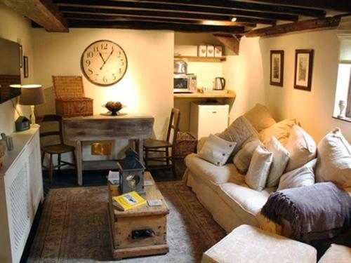 Riverside House - 