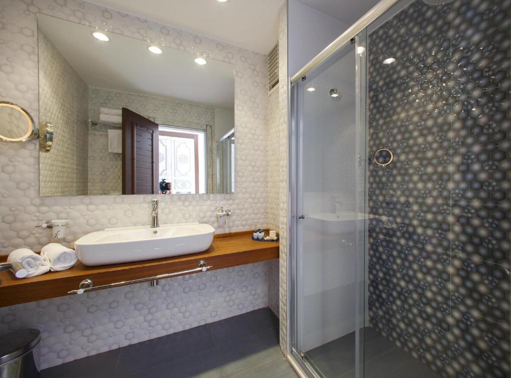Koupelna v ubytování Assos Barbarossa Special Class Hotel