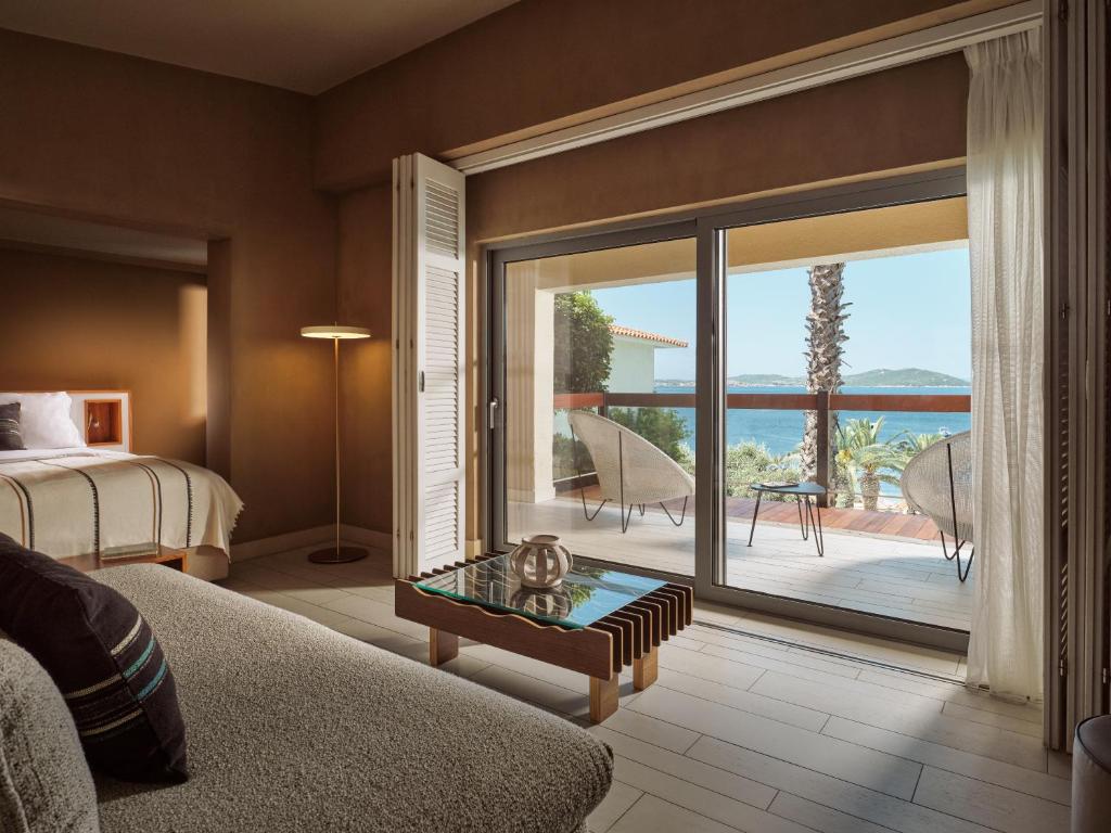 Eagles Palace - 