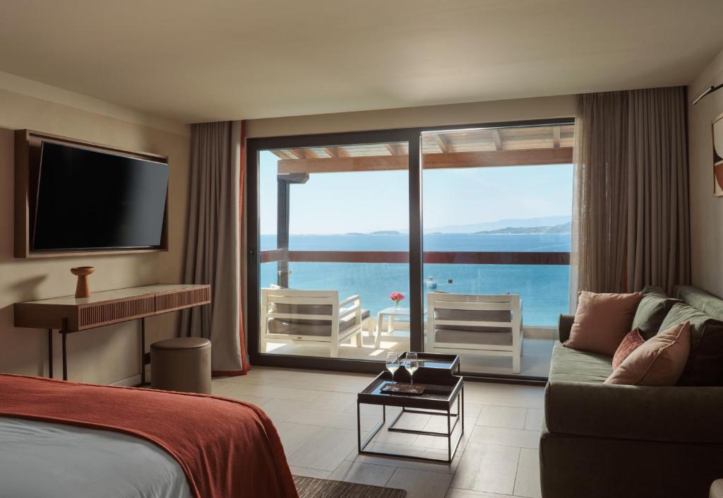 Eagles Palace - 