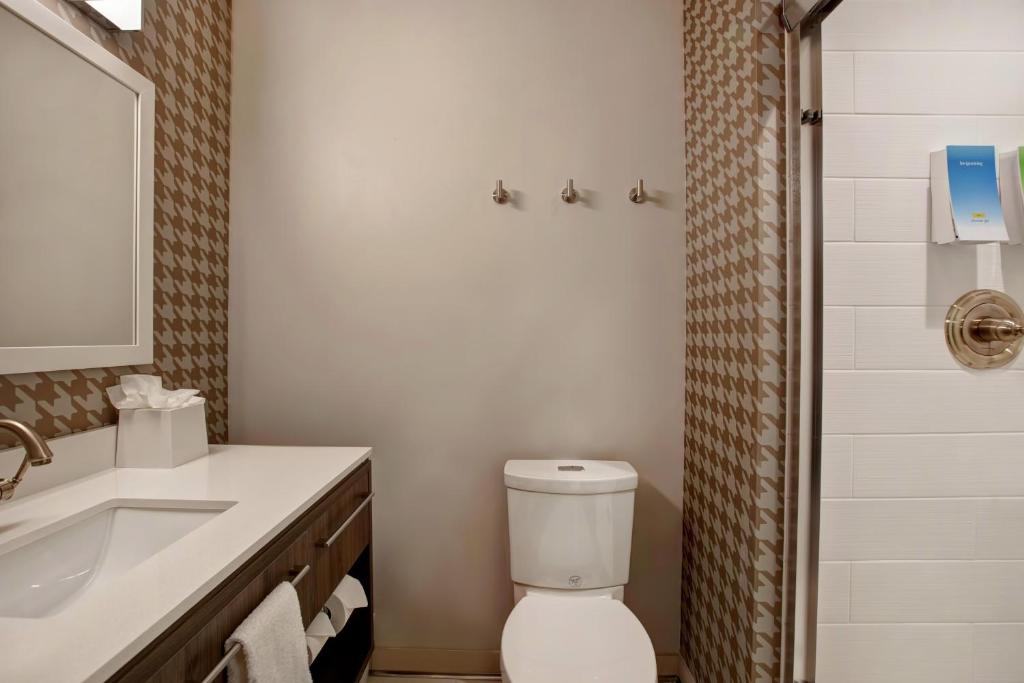 Home2 Suites By Hilton Charlotte Uptown - 