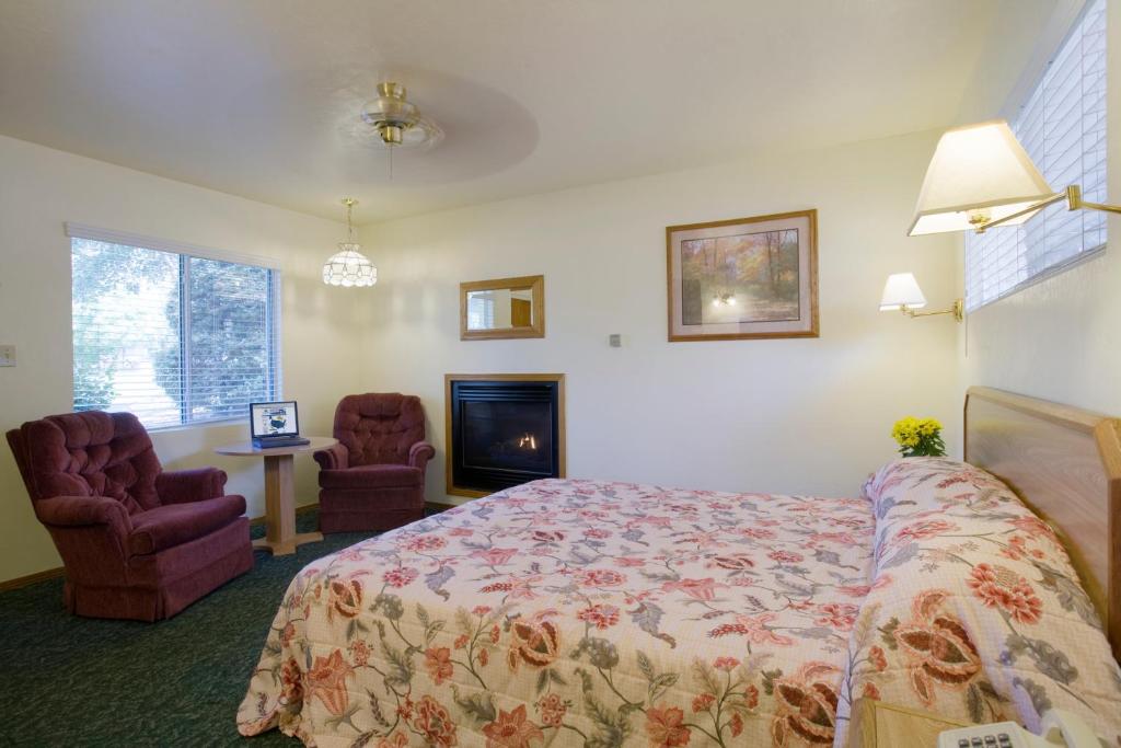Lazy J Ranch Motel — photo 20