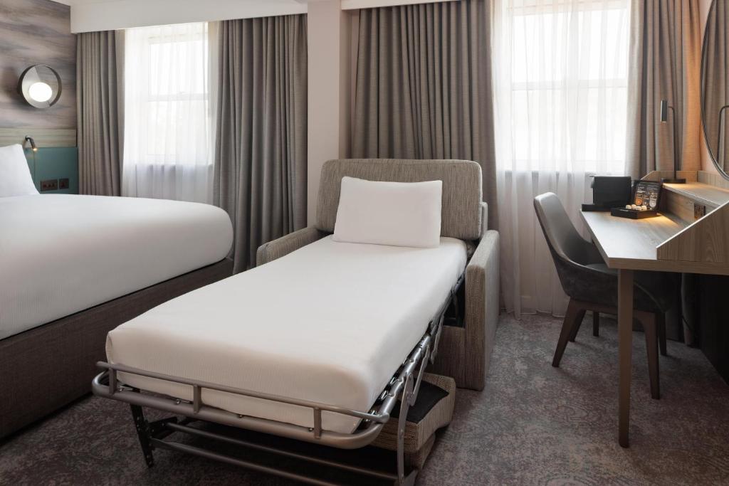 DoubleTree by Hilton Bath - 