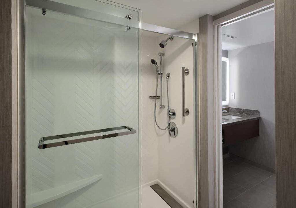 Embassy Suites by Hilton Bethesda Washington DC - 