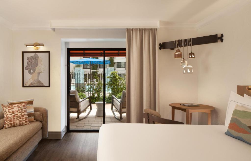 The Scottsdale Resort & Spa, Curio Collection by Hilton - 