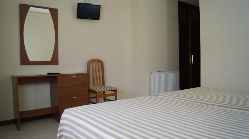 Hostal A Camelia - Klassieke Tweepersoonskamer Met 2 Aparte Bedden
