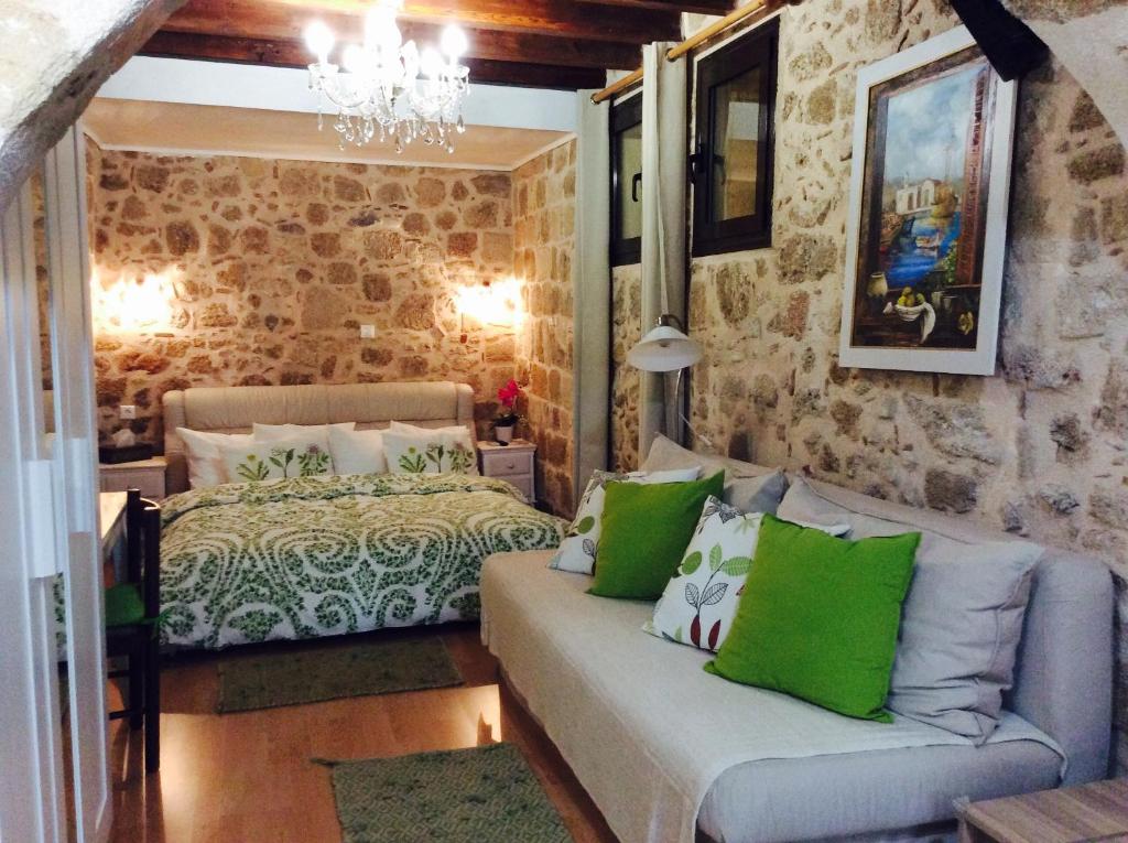 George & Alexandra's Apartments - 18