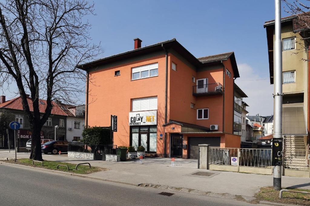 Budova, kde se apartmán nachází