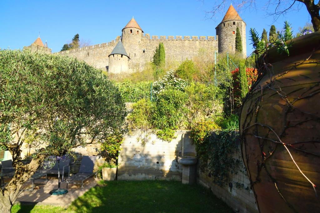 Sous les courtines - 18