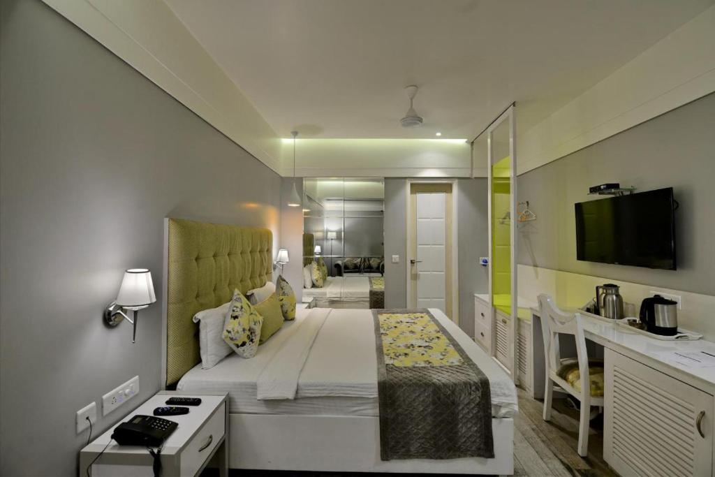 Hotel Emerald - Royal Double Room