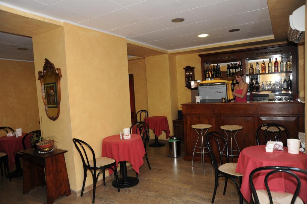 Lounge nebo bar v ubytování Hotel Valentini Inn