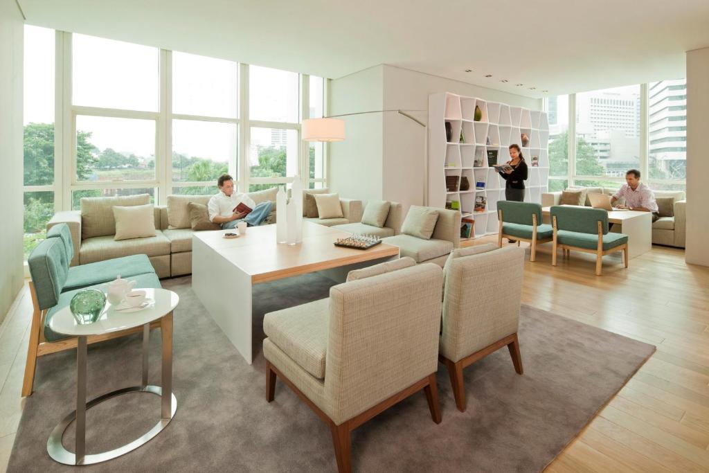 Posezení v ubytování Fraser Residence Sudirman Jakarta