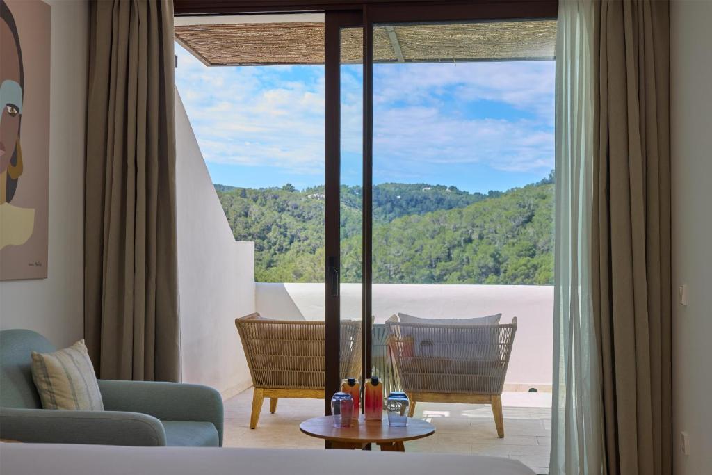The Club Cala San Miguel Hotel Ibiza, Curio Collection by Hilton, Adults only - 