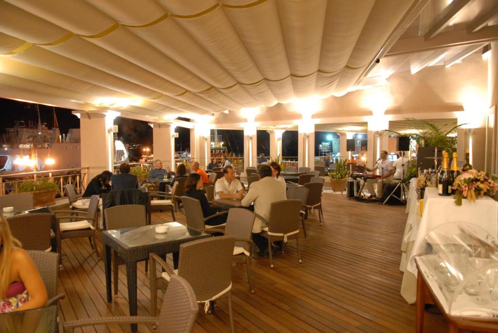 Restaurace v ubytování Hotel Excelsior