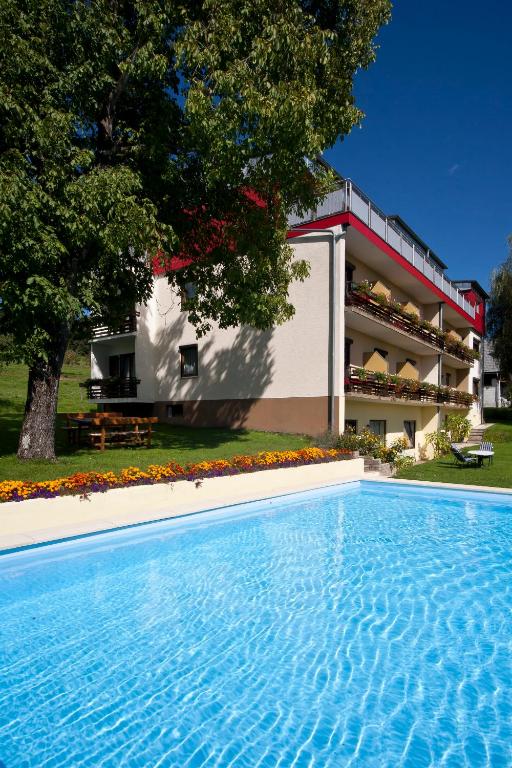 Bazén v ubytování Haus Kaiser nebo v jeho okolí