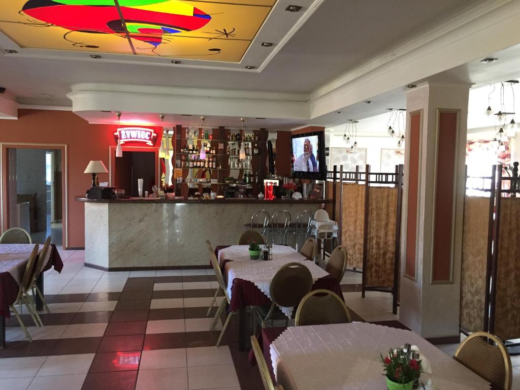 Restauracja lub miejsce do jedzenia w obiekcie Motel u Olka Boczów