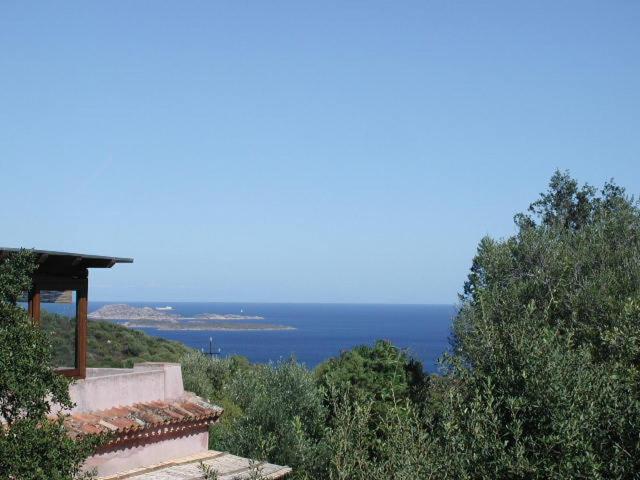 サン・パンタレオにあるCasa Vacanze Le Corti Di Aloaの家から見える海