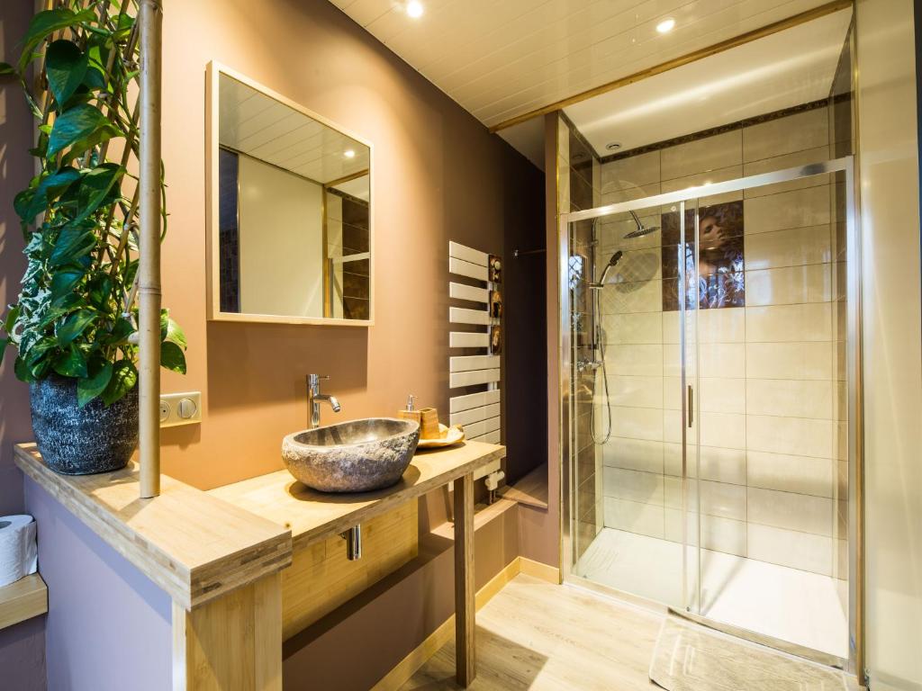 Chambres d'hôtes & Gîtes La Paysanne - Tweepersoonskamer Exotisch Met Balkon