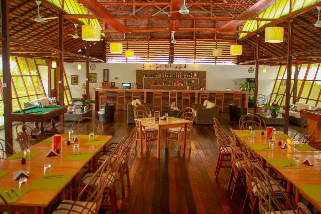 Restaurace v ubytování Heliconia Amazon River Lodge