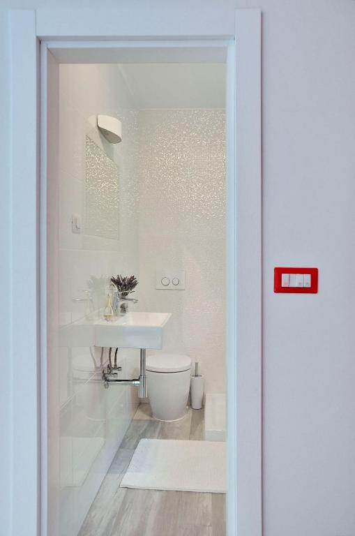 Kúpeľňa v ubytovaní Luxury New !!! Apartment One and Only with terrace & free bikes