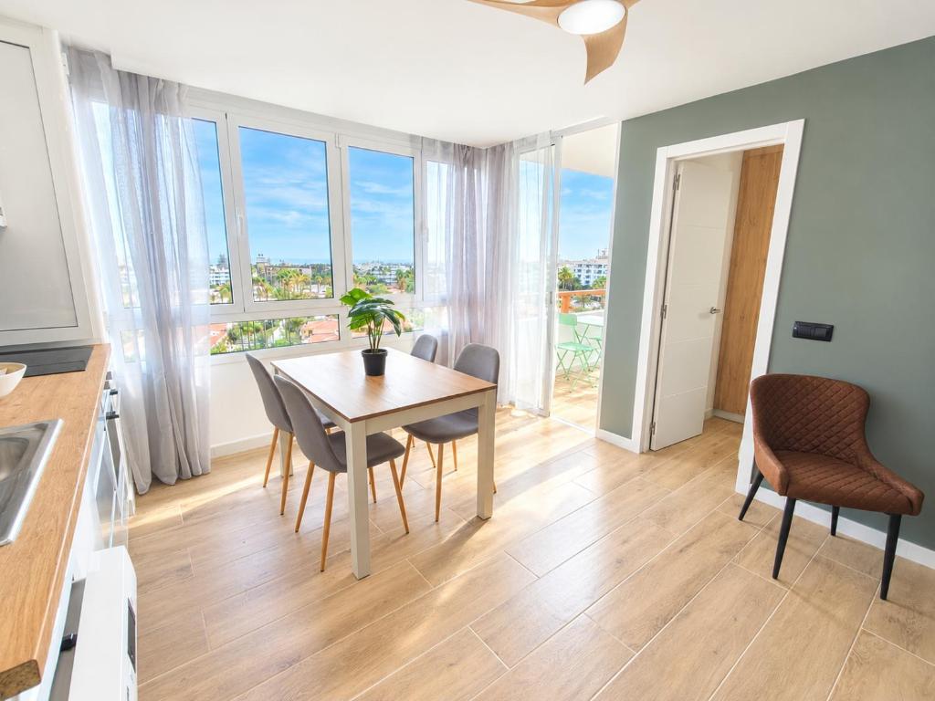 Balcón del Edén BY CASAS COCODRILO, Playa del Ingles (updated prices 2027)