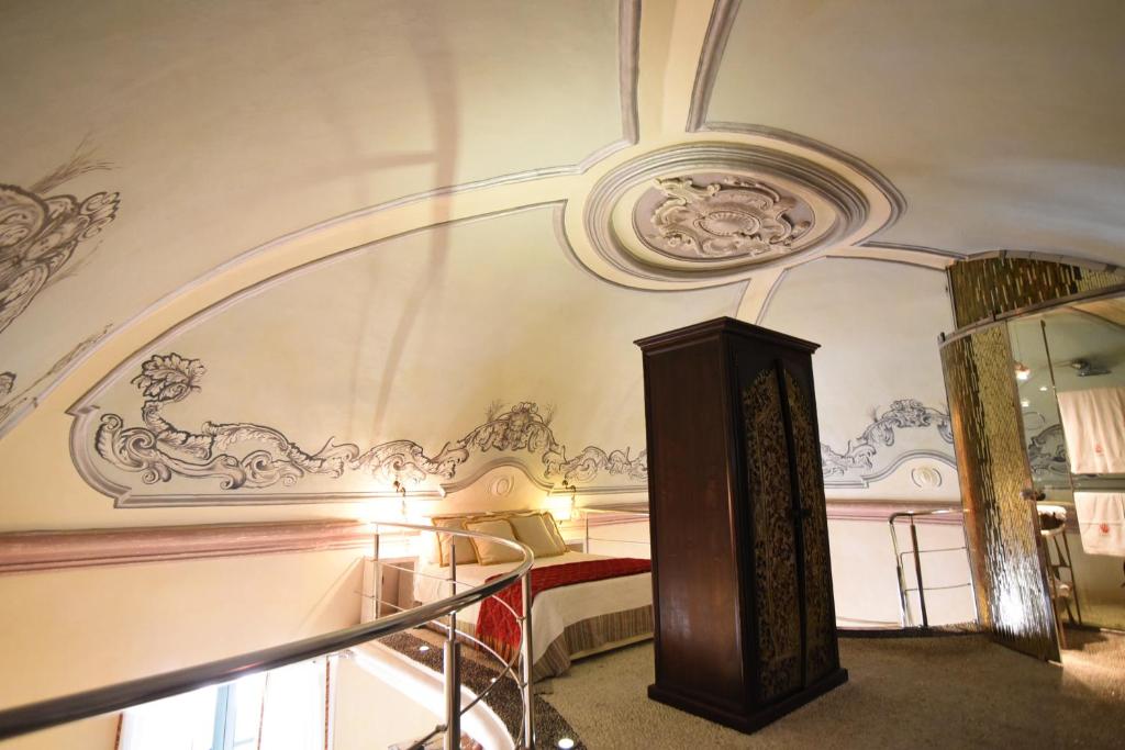 Palazzo Salapolis - Luxury Apartments - 15