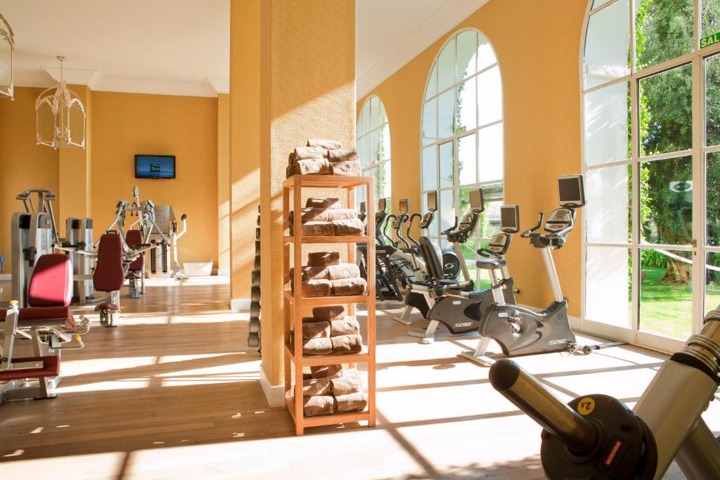 Fitness centrum a/nebo fitness zařízení v ubytování Finca Cortesin Hotel Golf & Spa