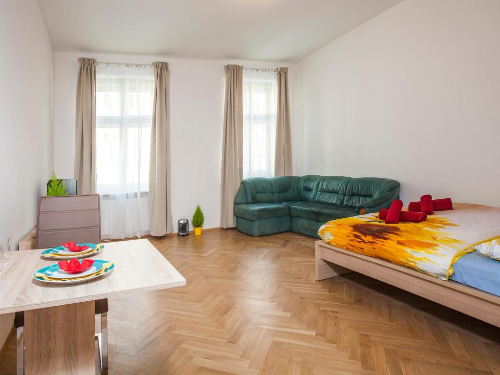 Posezení v ubytování Beautiful Central Apartment Thámova