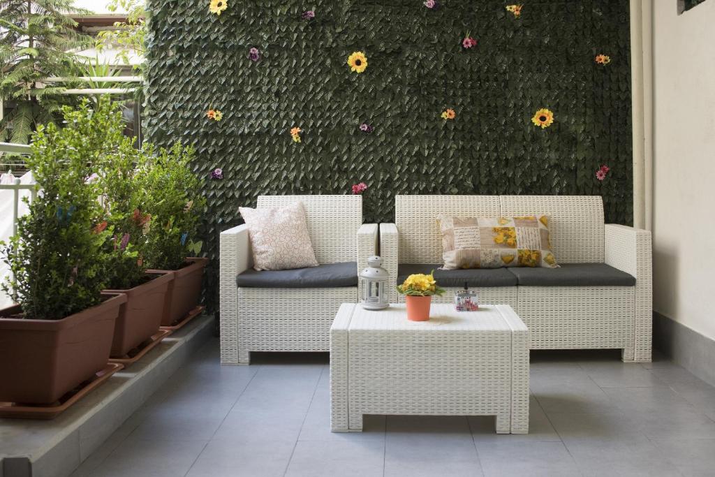 A seating area at La Casa di Luna