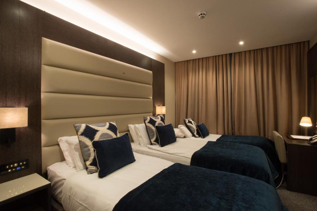 
Superior Triple Room
