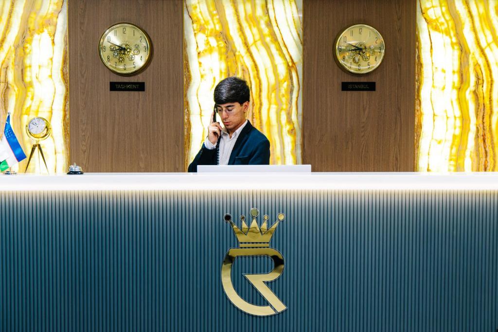 لابی و فضای عمومی Royal City Plaza Hotel - تصویر ۵