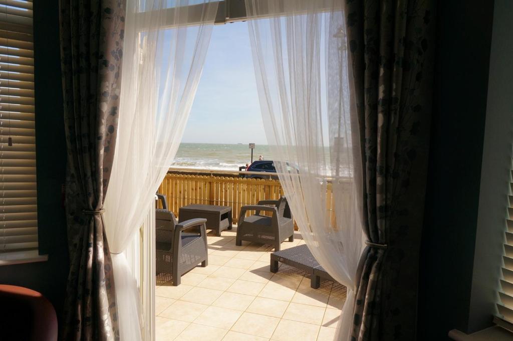 Nespecifikovaný výhled na moře nebo výhled na moře při pohledu z hotelu