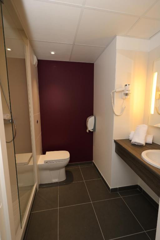 Koupelna v ubytování Hotel Arena Toulouse