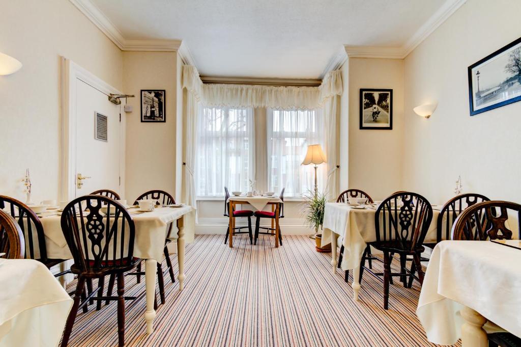 Dolphin Guesthouse 3